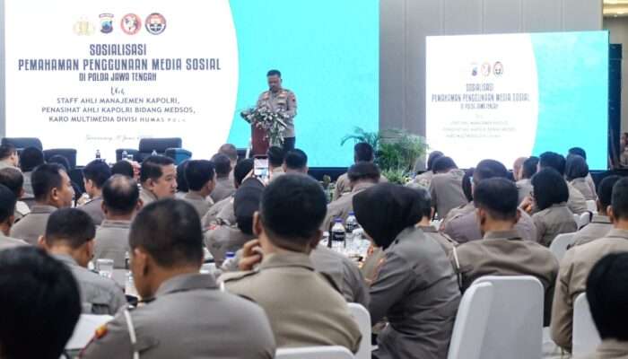 Polri Sosialisasikan Penggunaan Media Sosial bagi Anggota di Semarang