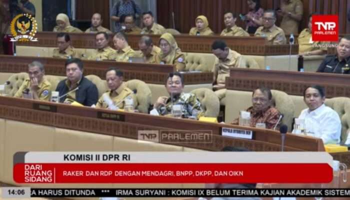 Mendagri Tito Karnavian Bahas Transformasi Tata Kelola dalam RDP dengan Komisi II DPR RI