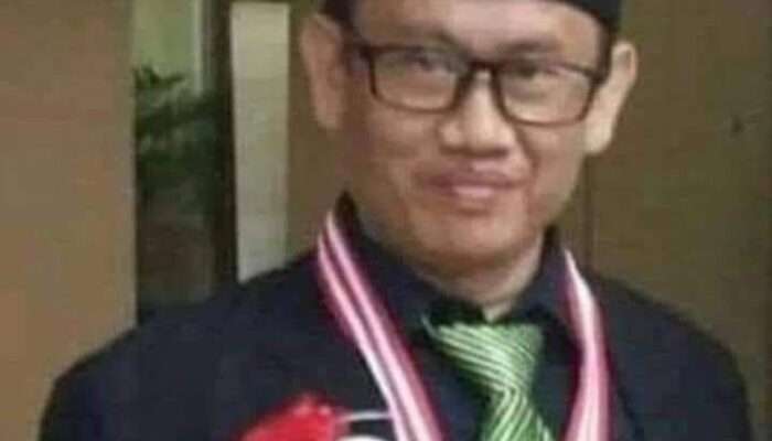 Ki Bagus H Sujaya Wali Nagari Indramayu Terima Anugerah Tokoh Pengobatan Tradisi Budaya Nusantara 2024