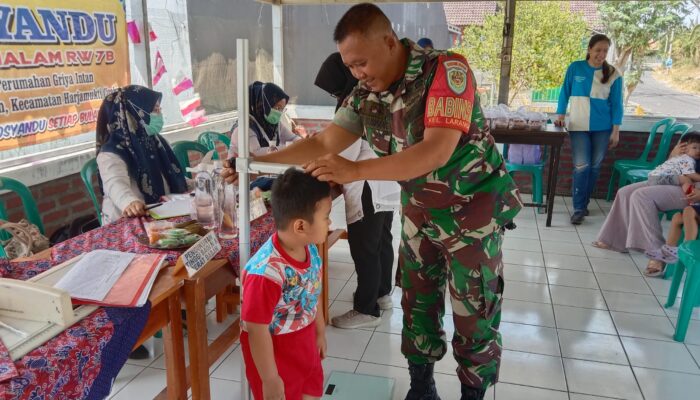 Babinsa Larangan Terlibat Kegiatan Posyandu Balita di Kota Cirebon