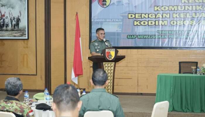 Sinergitas TNI AD dan Keluarga Besar TNI Ditingkatkan Melalui Kegiatan Komunikasi Sosial di Blitar