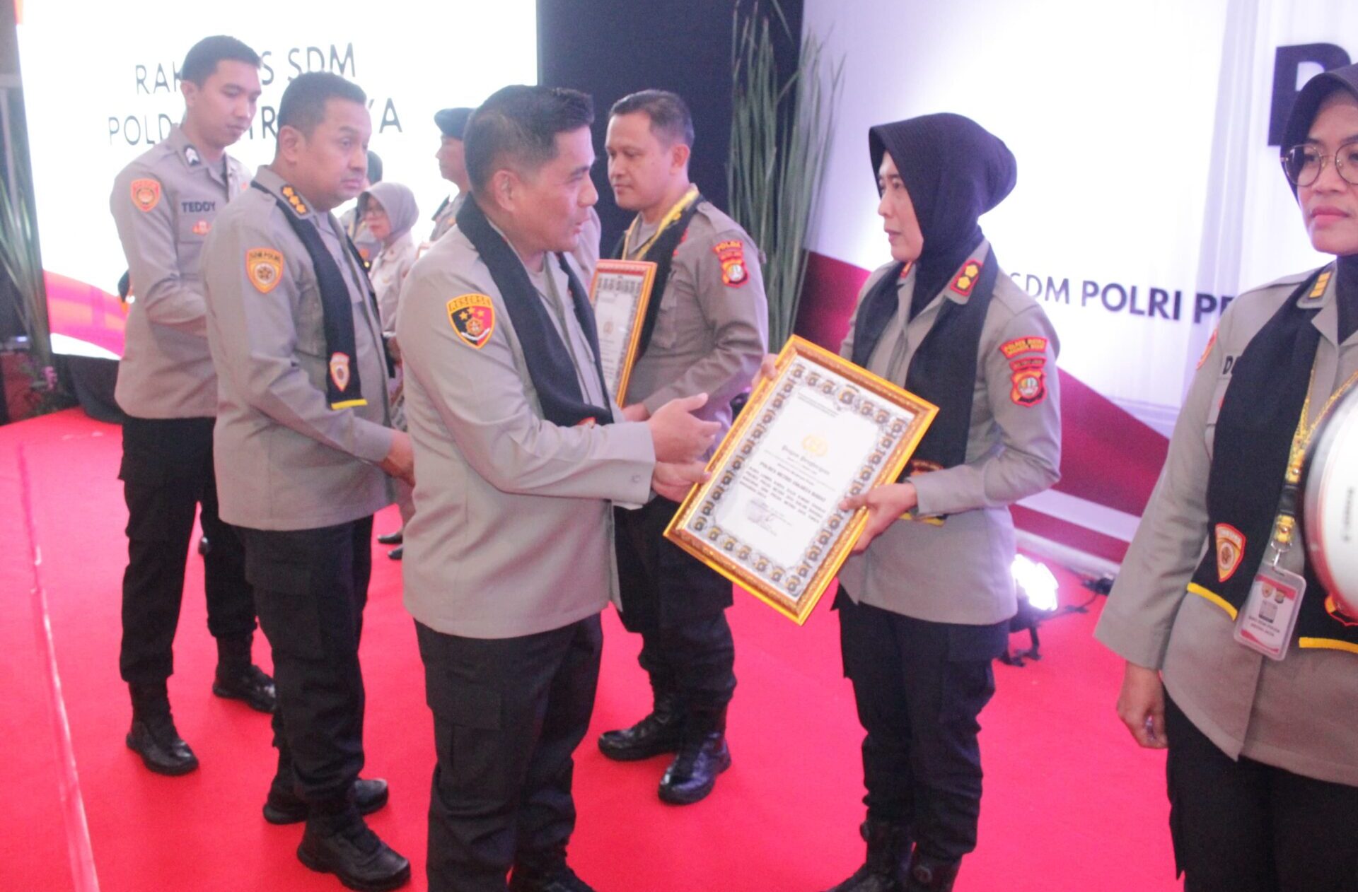 Polres Metro Jakarta Barat Raih Penghargaan Bergengsi dari Polda Metro Jaya