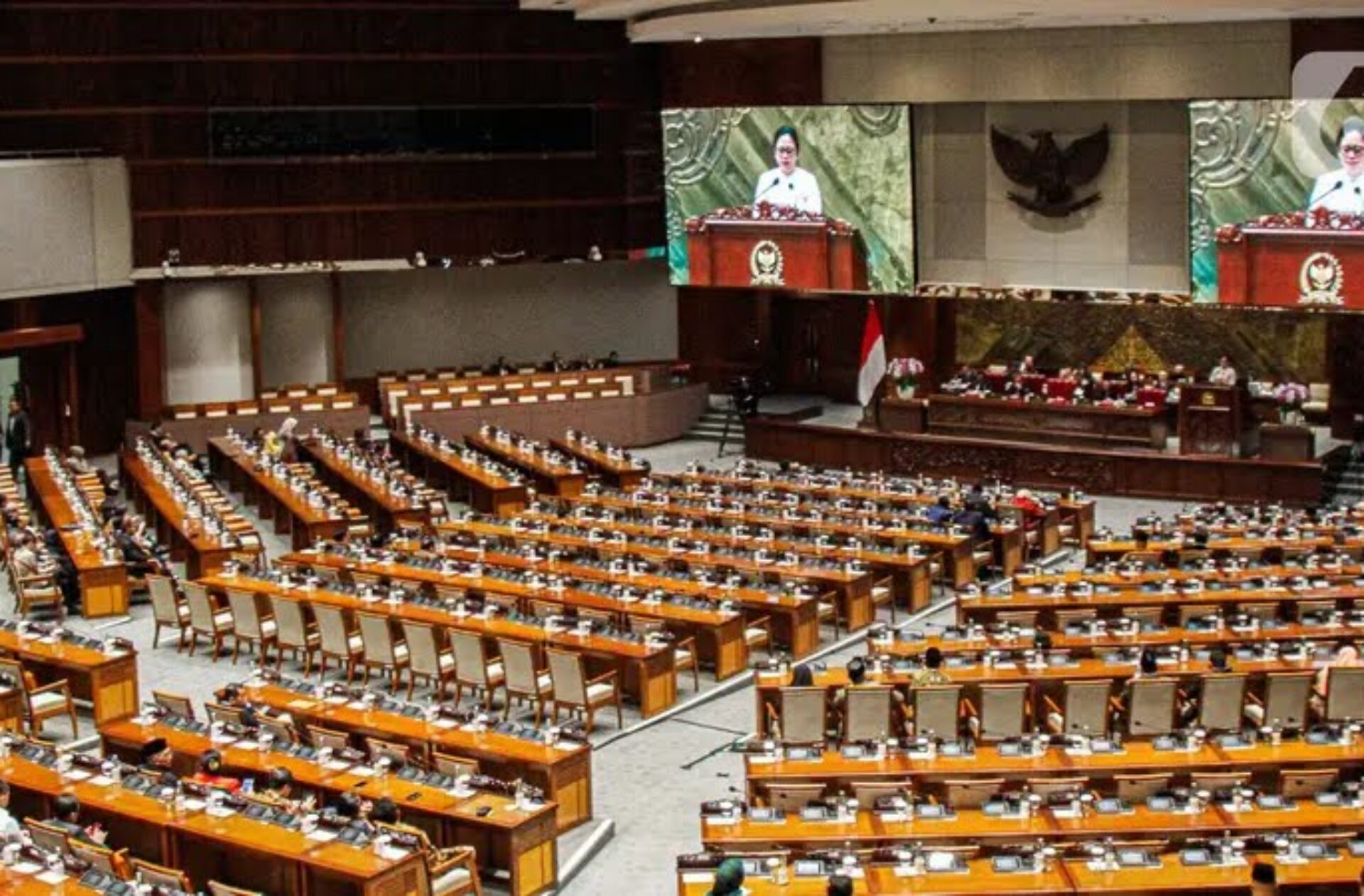 Elit Legislator Terlibat Judi, Prof Sutan Nasomal: Panggilan Tegas untuk Penegakan Hukum yang Setara