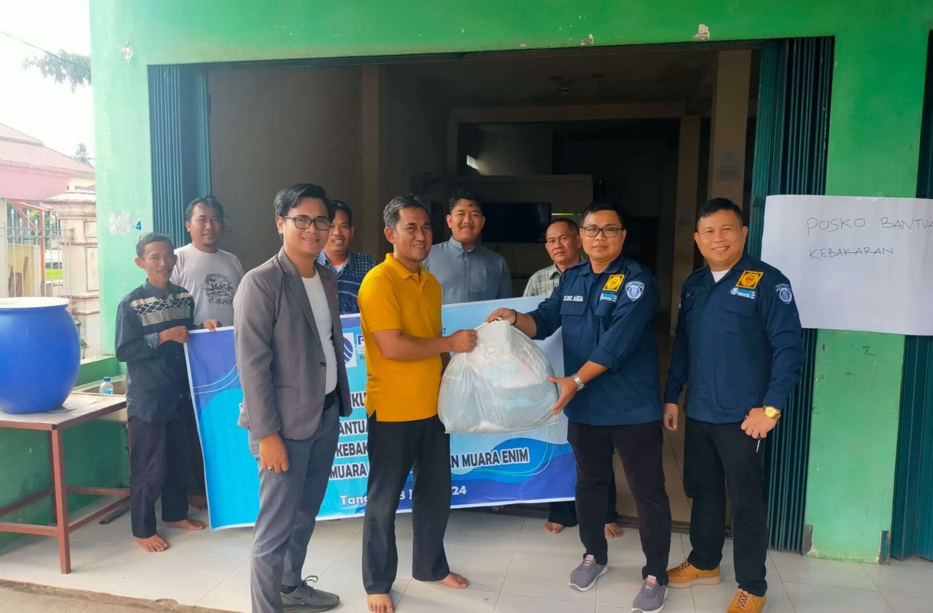 PBH PERADI Muara Enim Berikan Bantuan kepada Korban Kebakaran