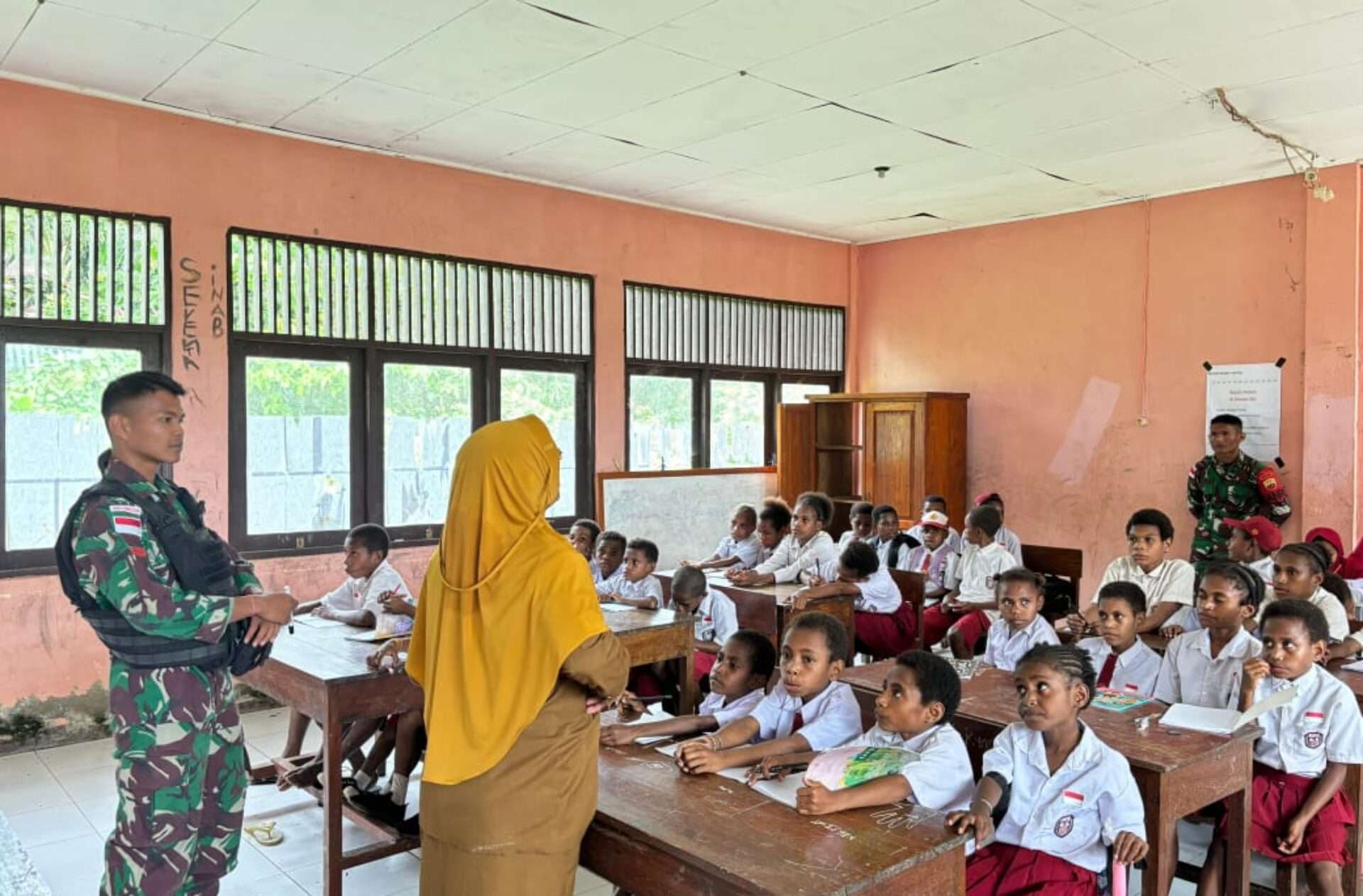 Prajurit Tombak Sakti Berikan Keterampilan dan Gizi Tambahan di SD Inpres Sawiyatami