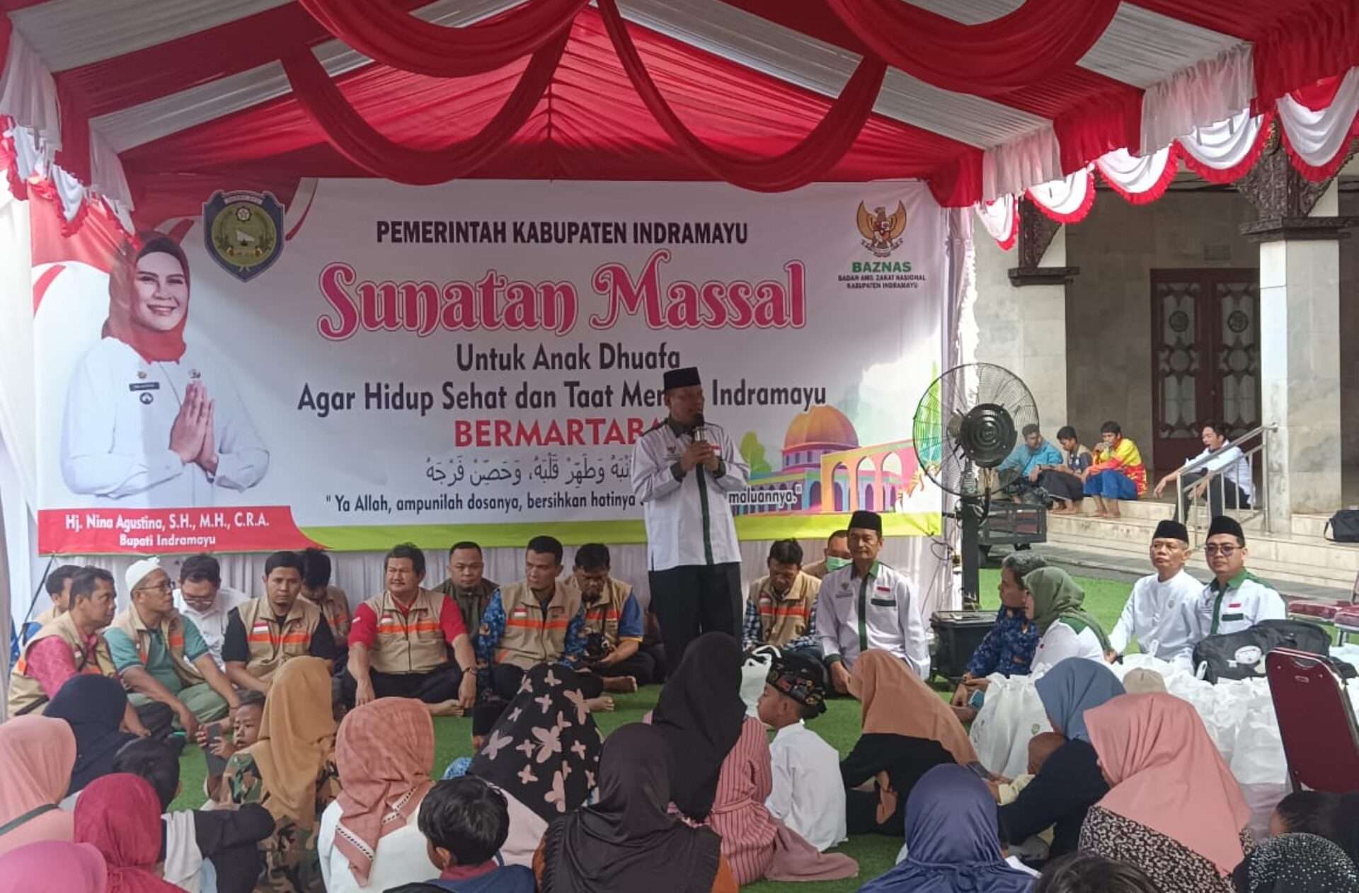 Peringati 1 Muharram 1446 H, Pemda dan BAZNAS Indramayu Gelar Khitan Massal dan Santunan Anak Yatim