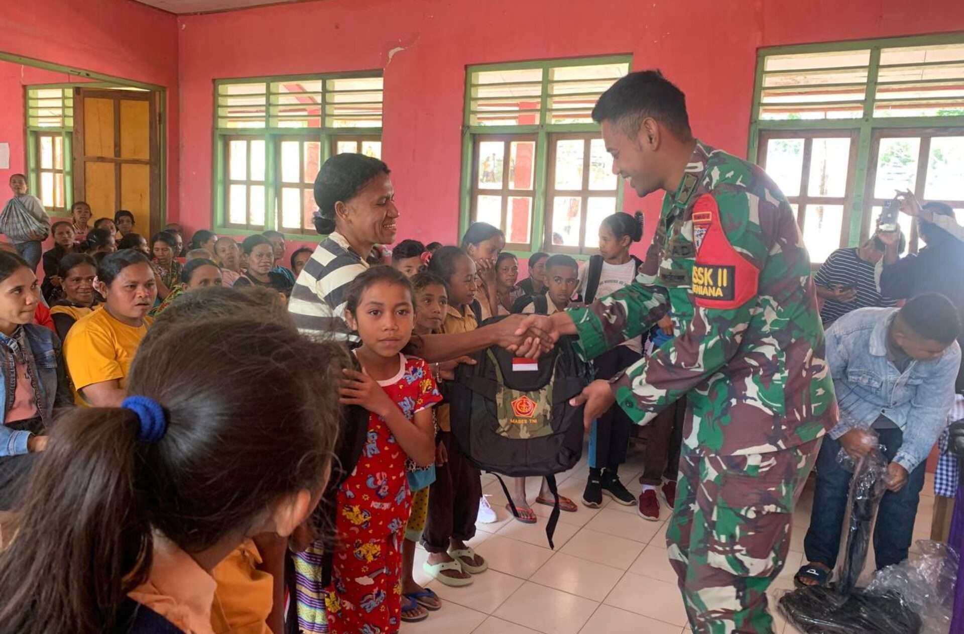 Apresiasi Siswa Berprestasi di Daerah Perbatasan oleh Ksatria Naga Karimata