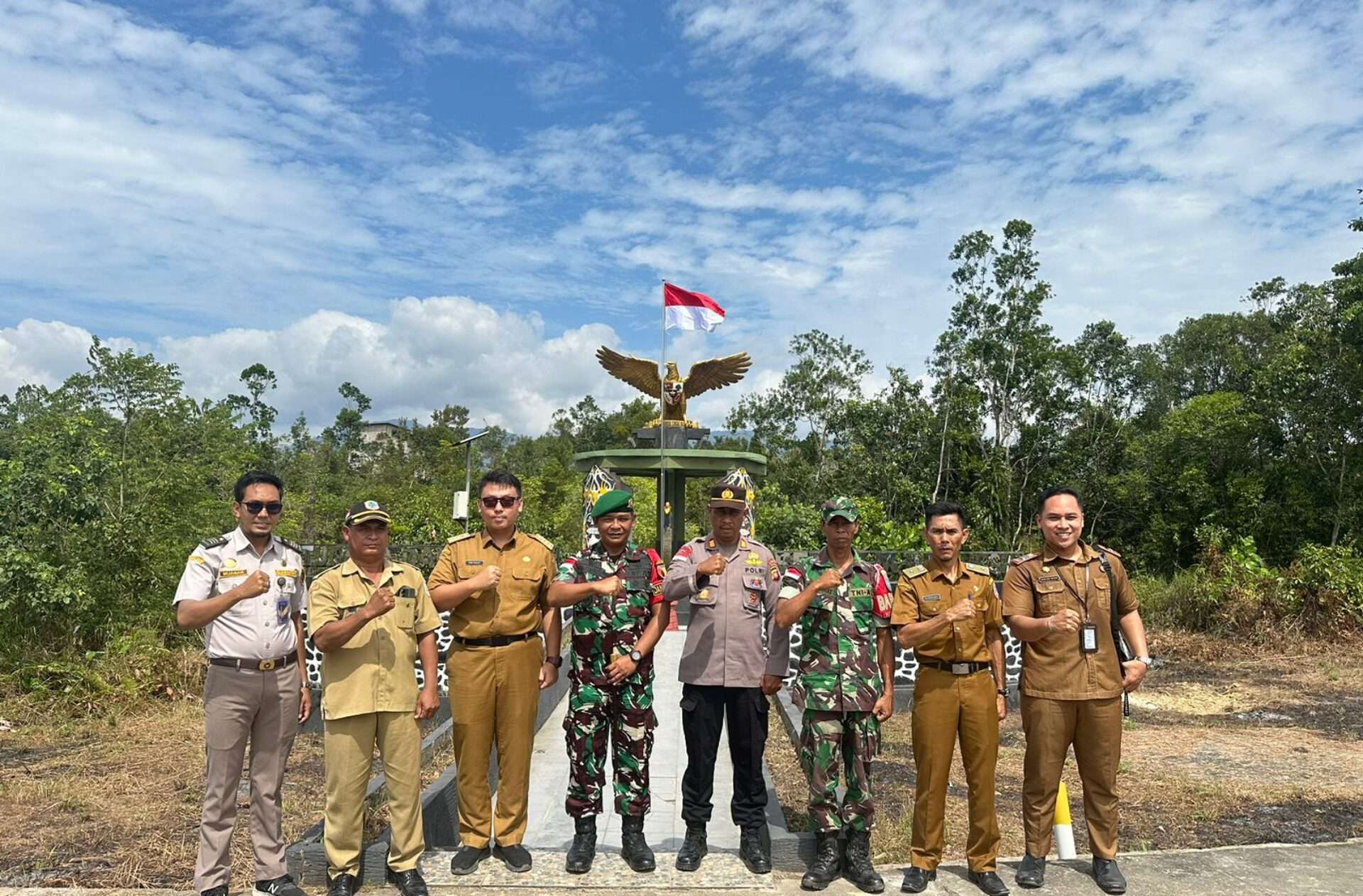 Pengibaran Bendera Merah Putih di Perbatasan Indonesia-Malaysia: Simbol Kedaulatan dan Diplomasi