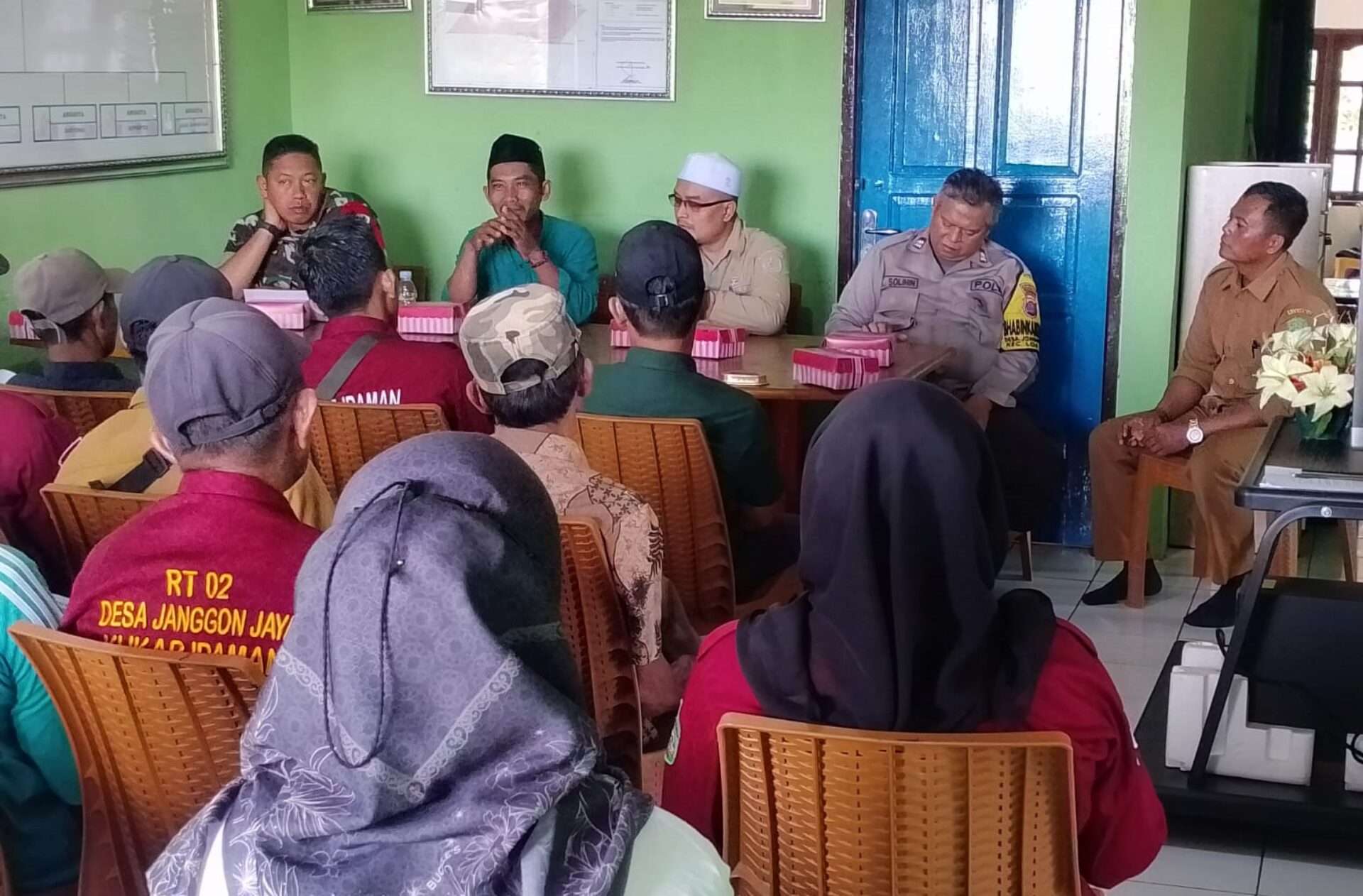 Sosialisasi Pemanfaatan Dana Program Pembangunan Berbasis RT di Desa Jonggon Jaya