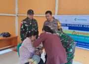 Satgas Yonzipur 5/ABW Berpartisipasi dalam Pekan Imunisasi Nasional Polio di Kapuas Hulu