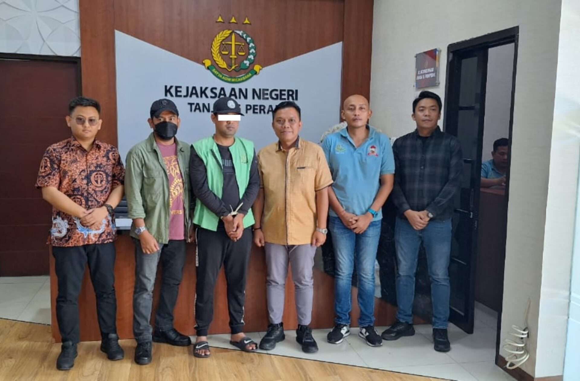 Penangkapan Buronan Kejaksaan Negeri Tanjung Perak di Sidoarjo