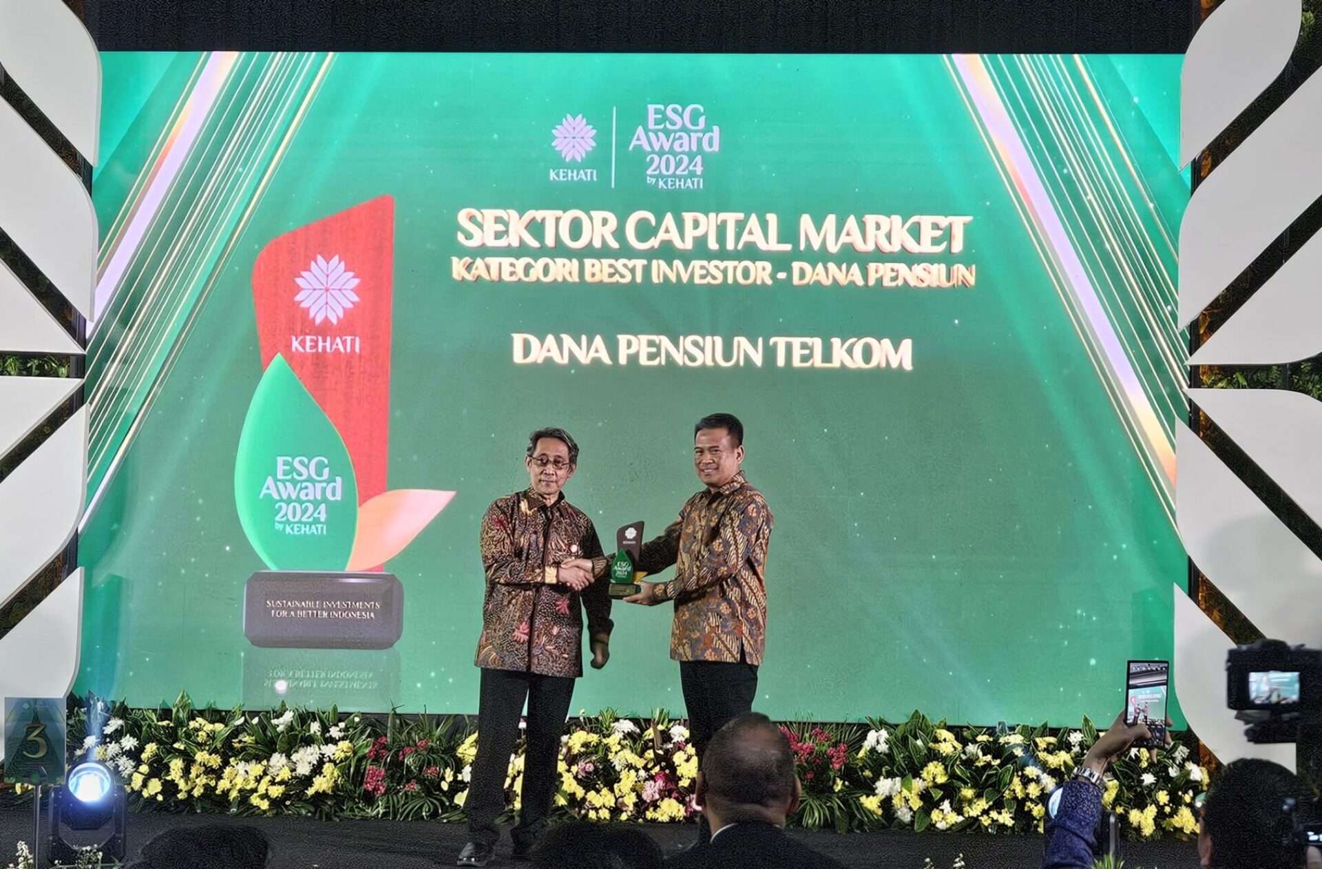 Dana Pensiun Telkom Raih Predikat Terbaik dalam ESG Award 2024