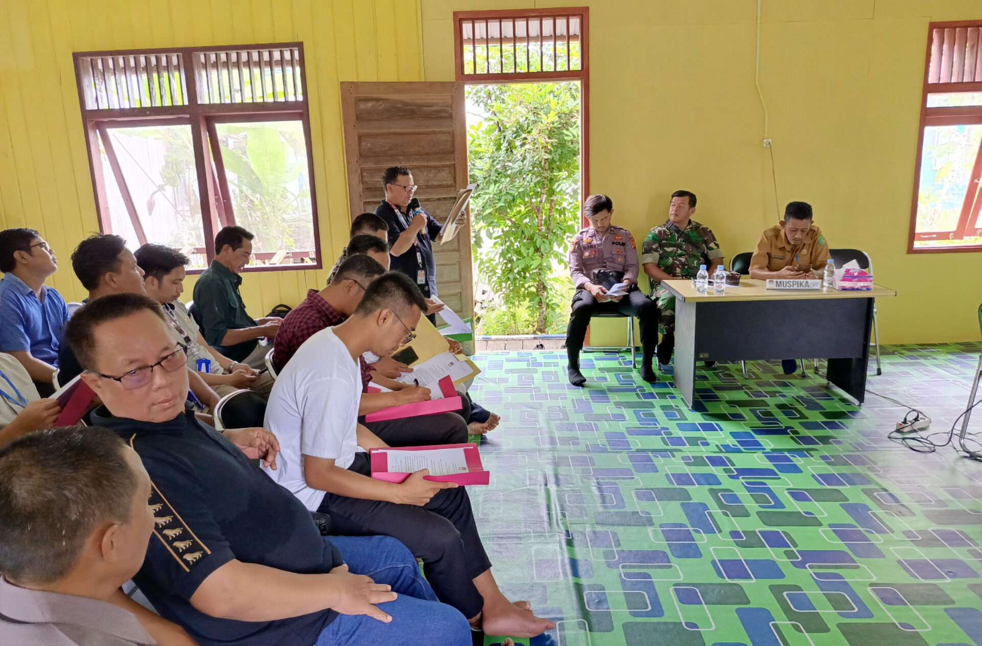 Babinsa Koramil 0906-09 Hadiri Rapat Pleno Terbuka DPHP di Kota Bangun