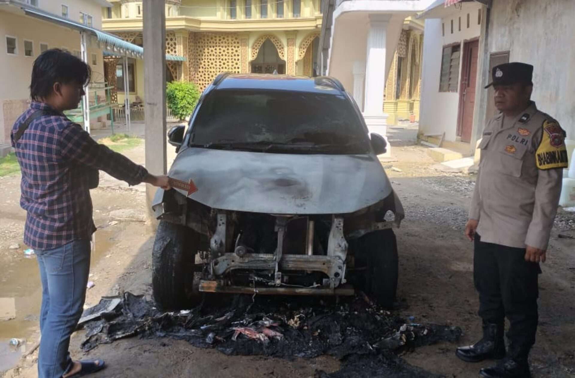 Polres Rokan Hulu Berhasil Tangkap Pelaku Pembakaran Mobil dalam Waktu Kurang dari 24 Jam