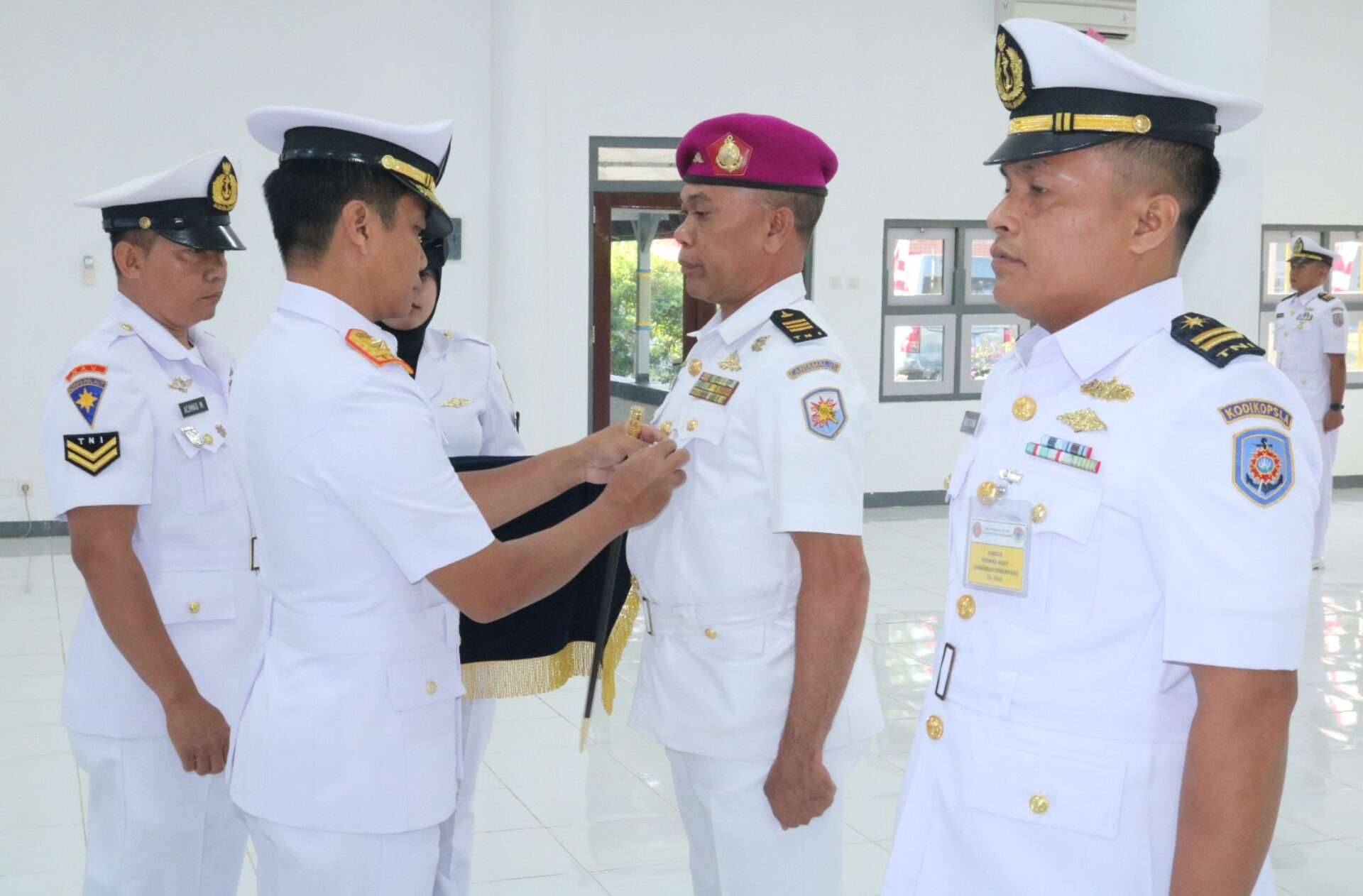 Penutupan Kursus Perwira Embarkasi dan Potensi Maritim TNI AL TA 2024 di Kodiklatal Surabaya