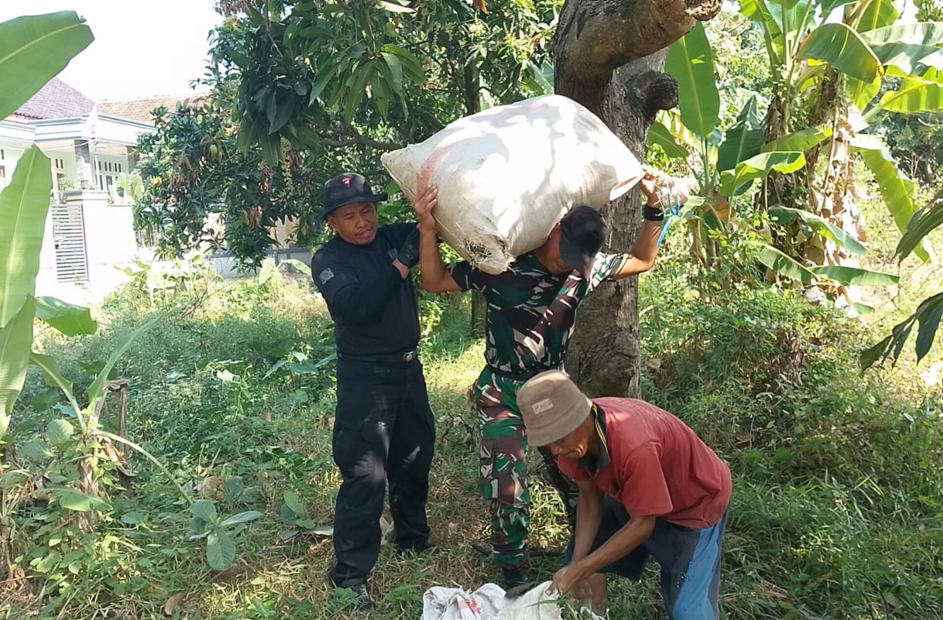 Satgas TMMD Kodim 0620/Kab Cirebon: Wujud Nyata Kepedulian Terhadap Warga Desa Kubang