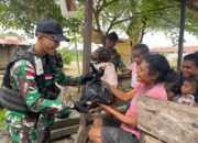 Prajurit Tombak Sakti Pererat Silaturahmi dengan Warga Kampung Pitewi Distrik Arso Timur