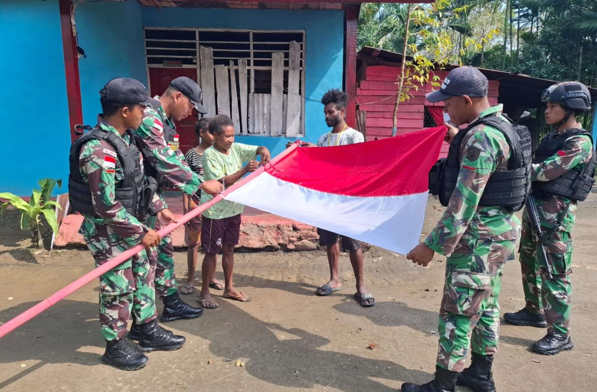 Prajurit Tombak Sakti Rayakan Kemerdekaan dengan Kepedulian di Keerom