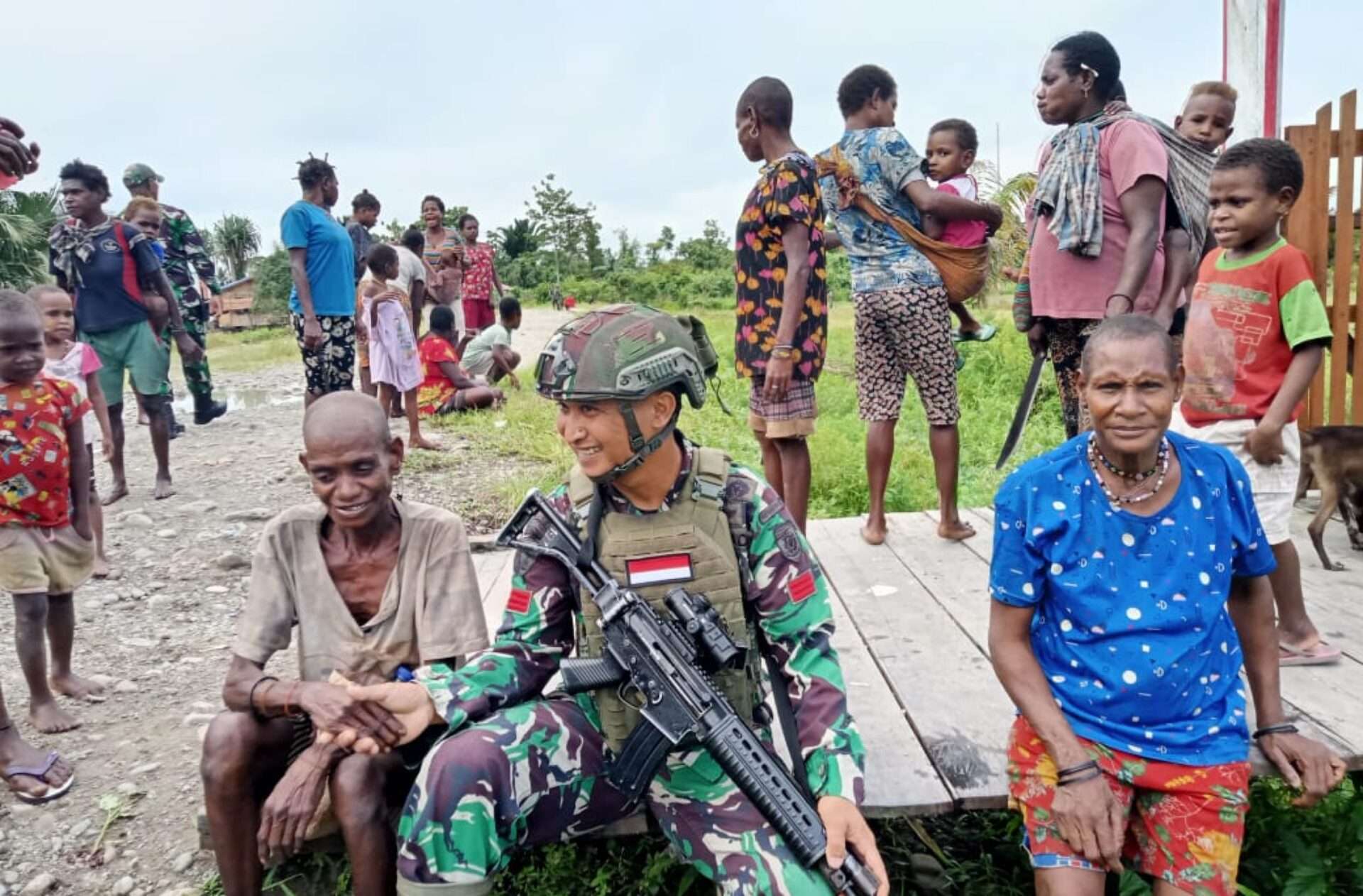 Komsos Satgas Habema, Wujudkan Kemanunggalan TNI-Rakyat di Kampung Mumugu Papua