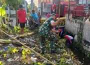 Gotong Royong Bersama Babinsa Tlumpu Ciptakan Lingkungan Bersih di Sukorejo