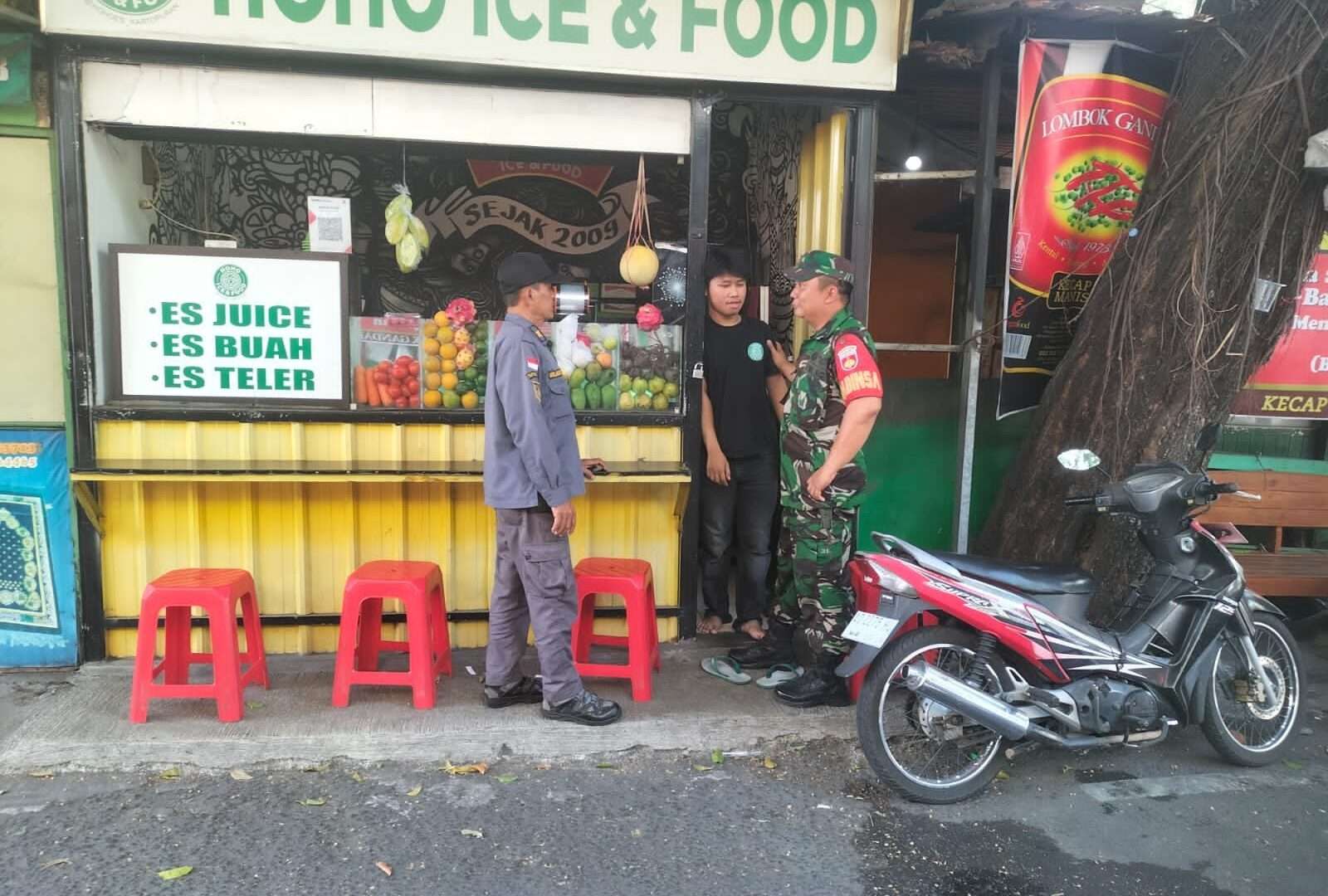 Babinsa Jayengan Berikan Motivasi dan Dukungan kepada Pelaku UMKM di Surakarta