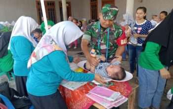 Babinsa Pasirharjo Dampingi Posyandu, Dukung Percepatan Penurunan Stunting di Blitar