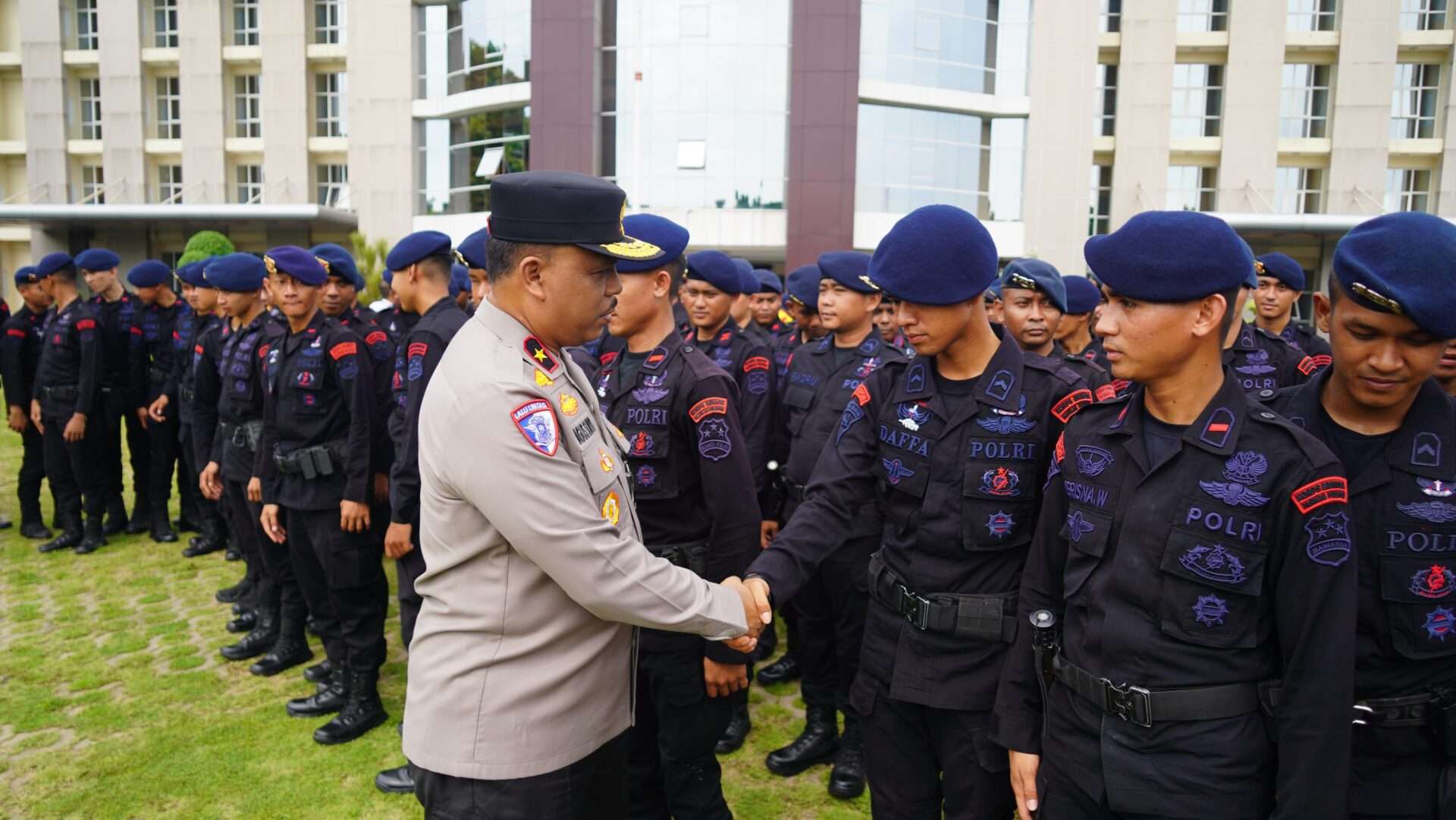 Polda Jateng Sukses Gelar Apel Pelepasan Personel BKO Brimob untuk Pengamanan Pilkada 2024